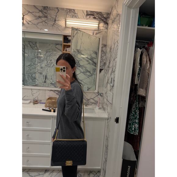 AUTHENTIC Chanel Boy Bag.- Navy Quilted Large - Picture 11 of 13